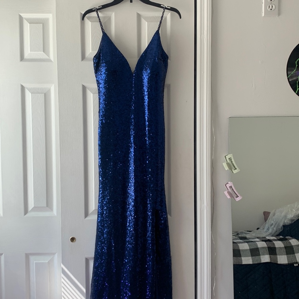 sparkly navy blue prom dress !